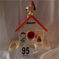 SNOOPY SNOWCONE MAKER BY UNITED FEATURE