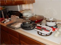 LARGE LOT OF MIXED KITCHEN APPLIANCES