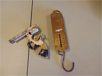 Vintage Scale / Toy Gun