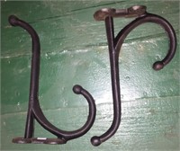 Pair harness hooks. Length 11.25"; 9.5" overall ht