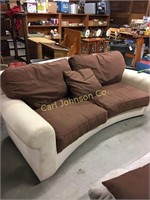 LEE CURVED LOVESEAT