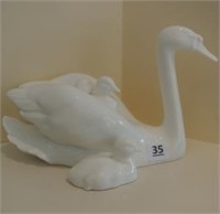 Royal Doulton Motherly Love Swan Figurine