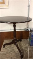 Oval side table