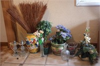 Vases & Flower Pots, 2 Glass Lamps