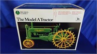 John Deere Model A Tractor  Scale 1/16 In Box