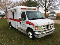 2002 Ford E-350 Super Duty former Ambulance
