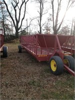 PEQUEA 520 SILAGE TRAILER