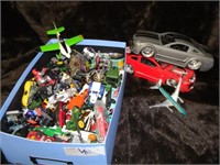 LARGE LOT COLLECTIBLE DIE CAST CARS, PLANES