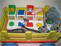 CHILDREN'S TOY WAGON & TOYS