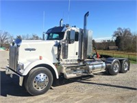 (OUT OF AUCTION) 2010 KENWORTH W900 T/A TRUCK TRAC