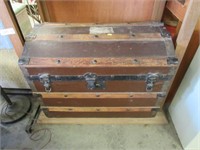 Antique Trunk -no tray