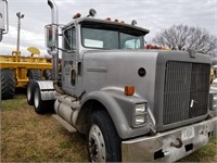 1985 INTERNATIONAL SUPER EAGLE 13 SPEED CUMMINS