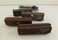 Delaware and Hudson Engine and 4 Cars (Small