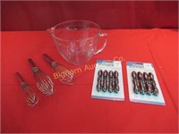 Mixing Whisks, 8 Cup Measuring Cup Anchor Hocking