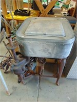 Antique Metal Washer & Wringer