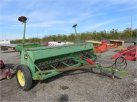 John Deere 452 Grain Drill with Hydraulic Markers
