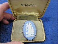 wedgwood brooch in original box