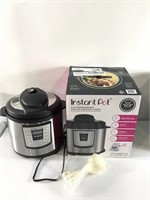Instant Pot-Appears Like new-Powers On