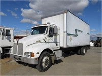 2002 KENWORTH T300