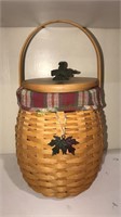 Longaberger 2000 fall basket with the liner in