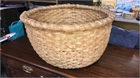 25 inch diameter split Oak basket, 14 1/2 inches