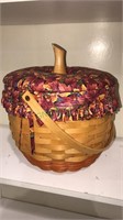 1997 longaberger pumpkin basket with liner, (942)
