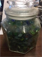 100'S OF MARBLES IN LARGE JAR