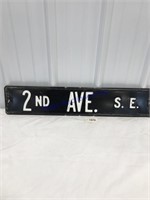 2nd Ave S.E street sign