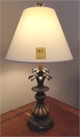 Metal base decorative lamp