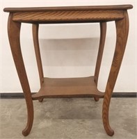 Square Oak Top Lamp Table (Needs Tightening)