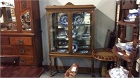 ANTIQUE LIGHTED MIRROR BACK DISPLAY CABINET