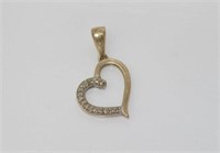 9ct gold heart shaped diamond pendant