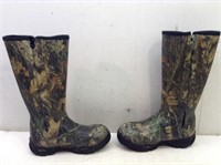 Pair of Red Head 800 Gram Rubber Boots