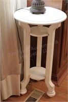 White Round Lamp Table