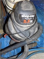 Shop vac black and red
