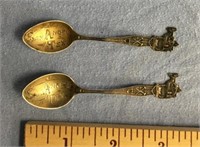 2 Silver spoons San Antonio Texas         (k 58)