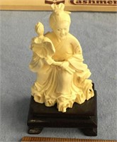 Choice on 3 (129-131): ivory Chinese carvings of p