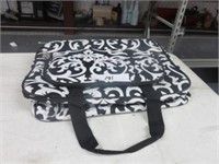 BLACK AND WHITE CARRYING TOTE