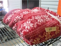 RED AND WHITE SNOWFLAKE BLANKET