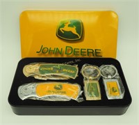New 4 Pcs John Deere Knives & Key Rings Tin Lot