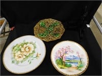Signed plate w/yellow roses - signed plate of
