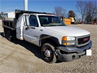 2004 GMC 3500HD 1 Ton Dump Truck