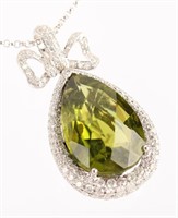 EXTRAVAGANT 18K WHITE GOLD PERIDOT DIAMOND