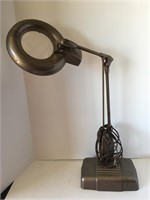 Swing Magnifying Lamp