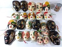 25 masques vénitiens fait en Chine