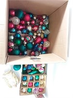 Boules de Noël et un ange - Xmas tree ornaments