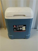New Igloo maxcold 5-day cooler just a little