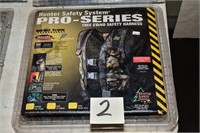 TREE STAND SAFETY HARNESS