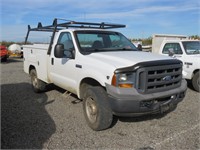 2005 Ford F350 w/ Utility Bed 4X4
