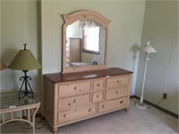 Broyhill 8 drawer dresser with mirror